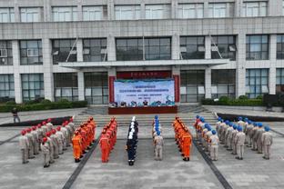 雷霆主帅：杰伦-威廉姆斯令人印象深刻 他表现得非常投入